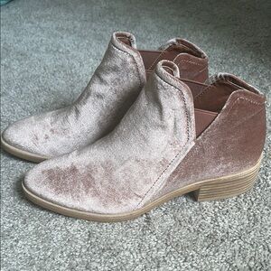 Dolce Vita Mauve Velvet Ankle Boots